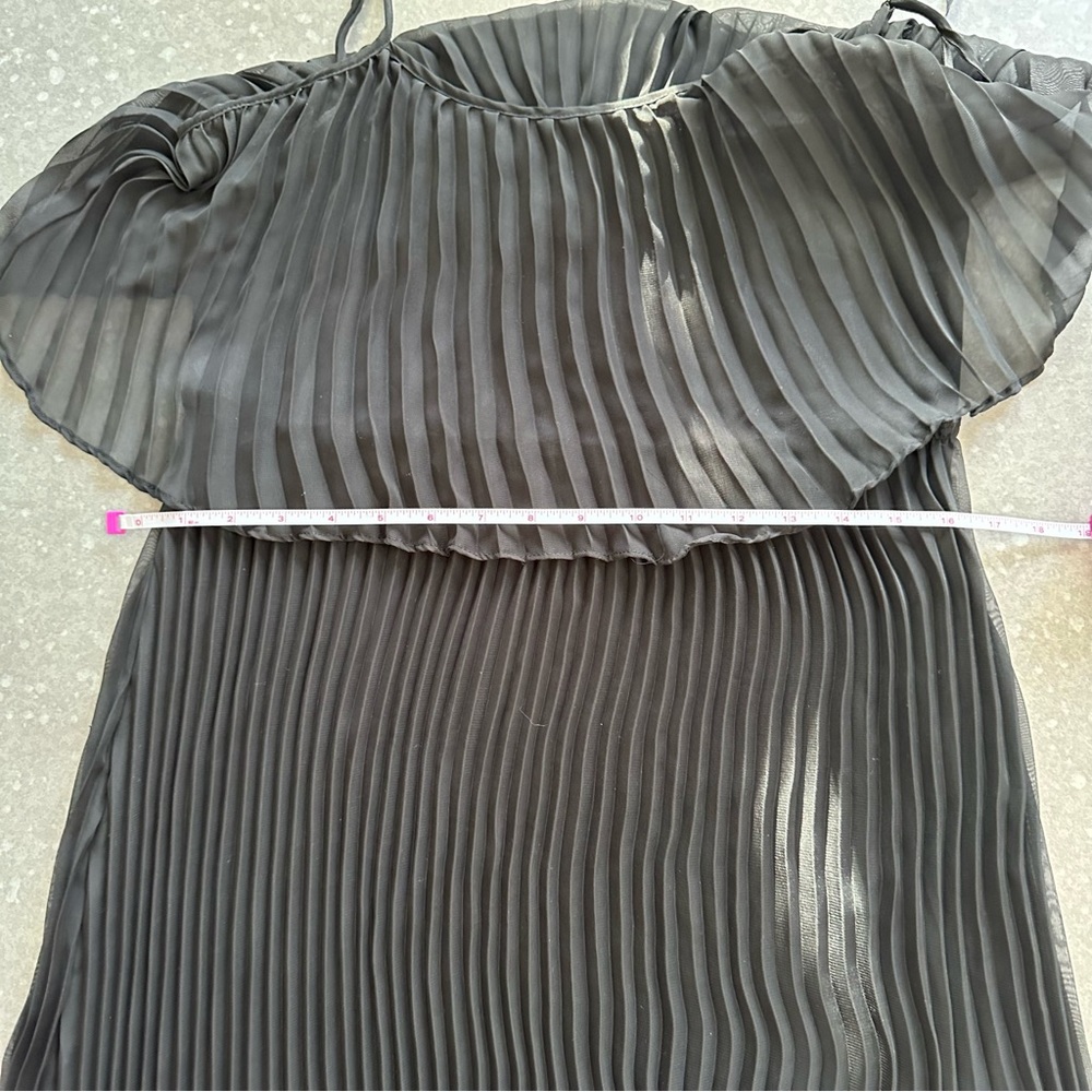 Romeo & Juliet Couture Black Accordion Dress - Picture 9 of 11